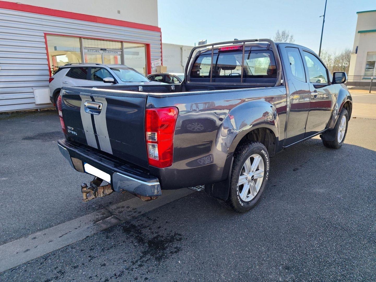 ISUZU D-MAX