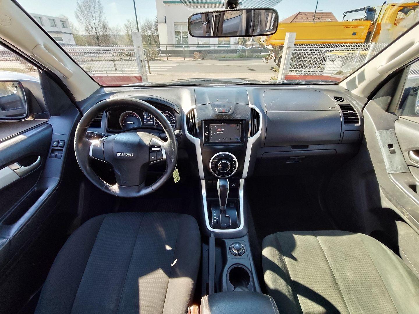 ISUZU D-MAX