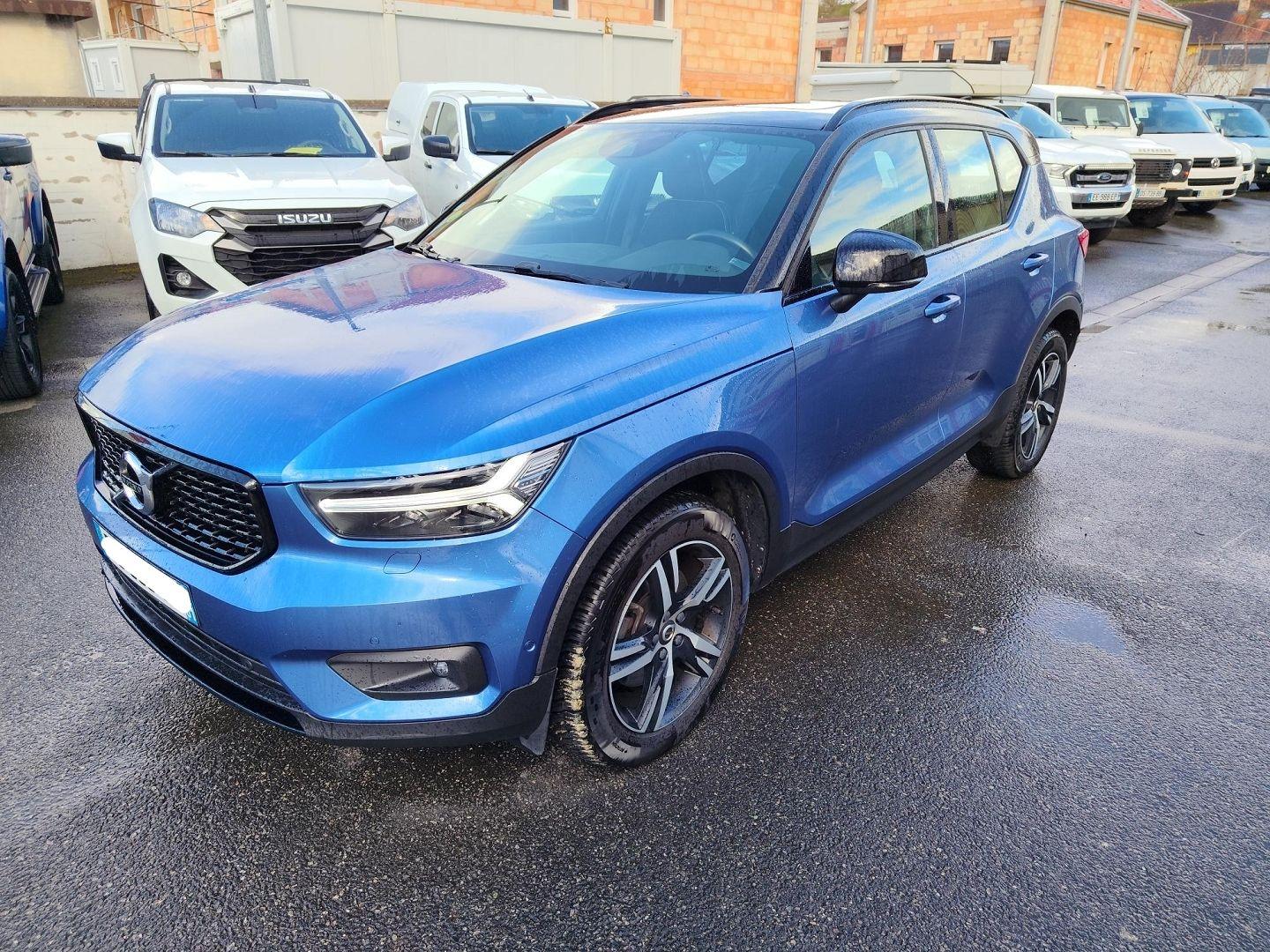 VOLVO XC40