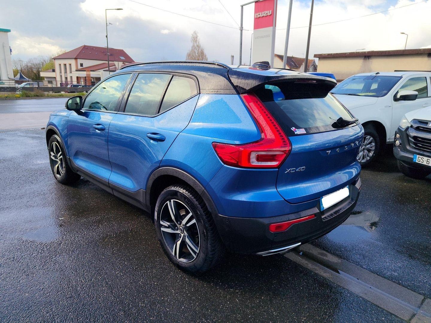 VOLVO XC40