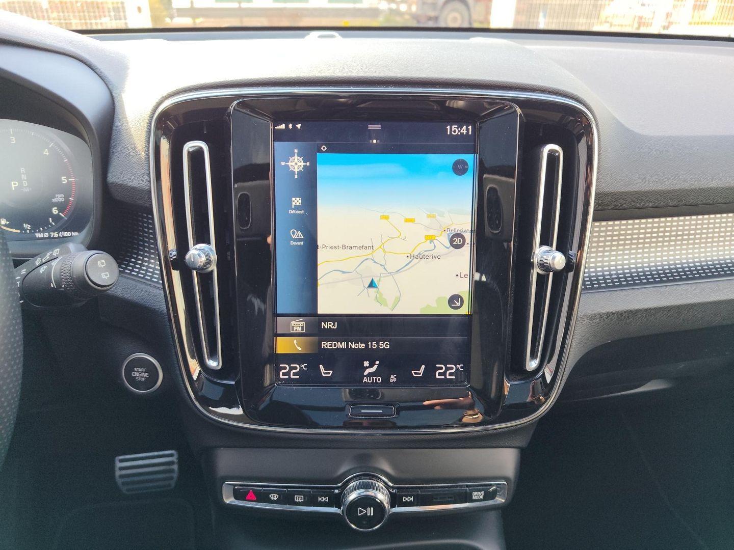 VOLVO XC40