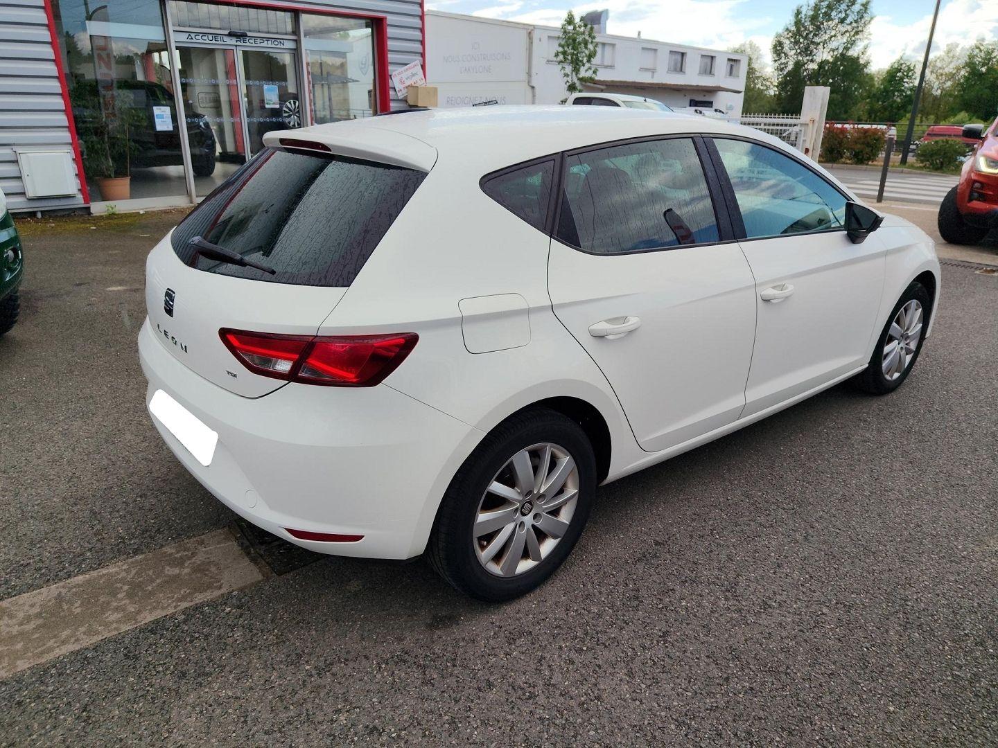 SEAT LEON