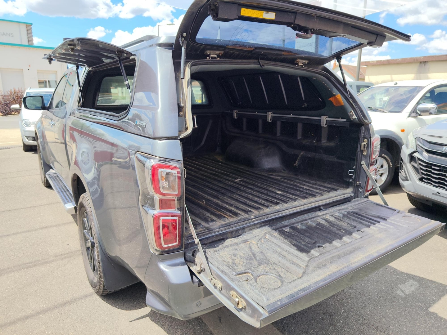 ISUZU D-MAX