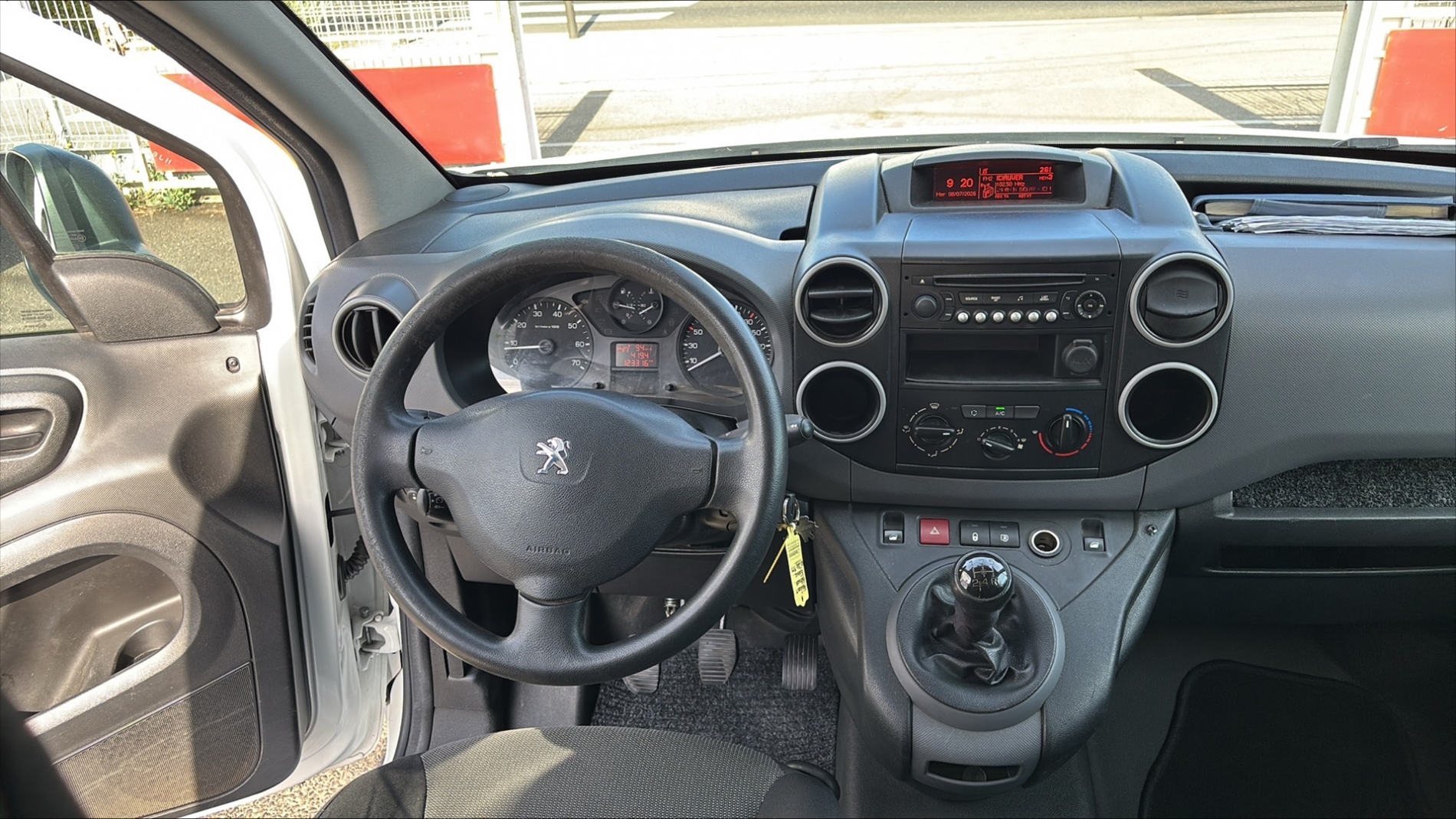 PEUGEOT PARTNER