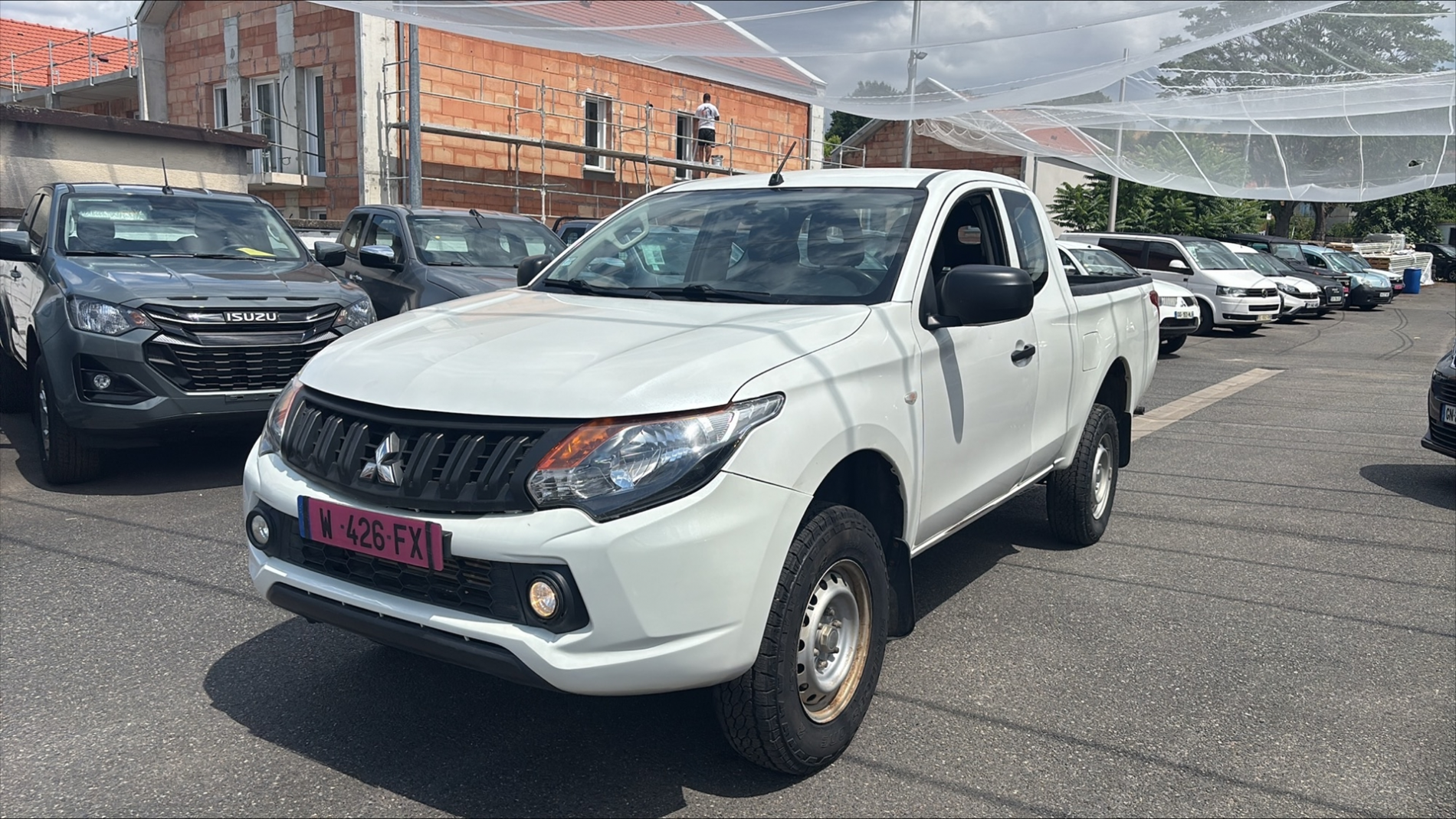 MITSUBISHI L200