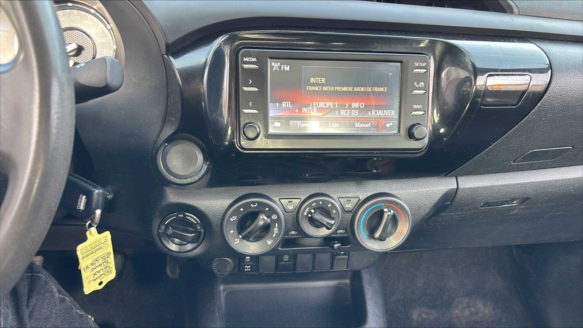 TOYOTA HILUX